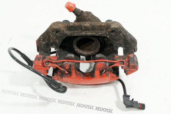 ZACISK HAMULCOWY PRZÓD LEWY MERCEDES W210 00 2,6