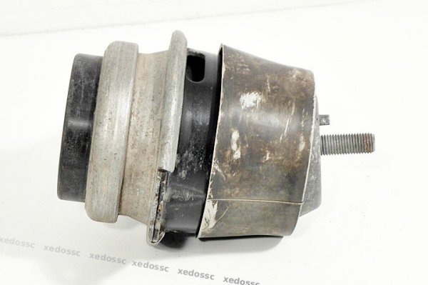 PODUSZKA SILNIKA VW TOUAREG 02 4.2 V8 7L6199131A
