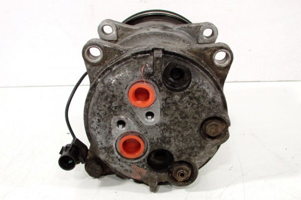 SPRĘŻARKA POMPA KLIMATYZACJI VOLVO V40 S40 99 1.9T