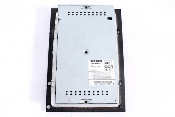 WZMACNIACZ AUDIO VOLVO V50 05 30732824