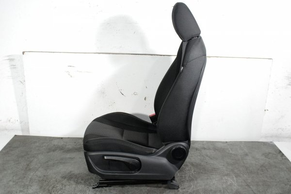 Fotel lewy kierowcy Hyundai I30 GD 2016 lift (2015-2017) Kombi 
