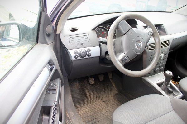 _Drzwi tył prawe Opel Astra H 2005 Kombi (kod lakieru: 4CU)