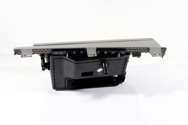 Schowek VW Touareg 7P 2012 