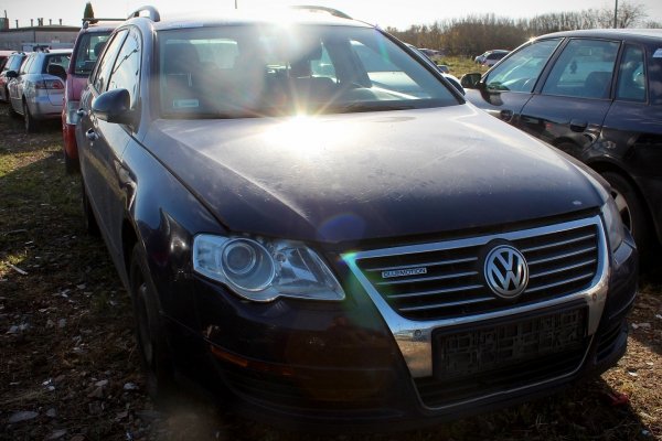 Drzwi tył lewe Passat B6 2005 Kombi (kod lakieru: LA5E)