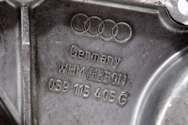 Podstawa filtra oleju - Audi - A4 - zdjęcie 5