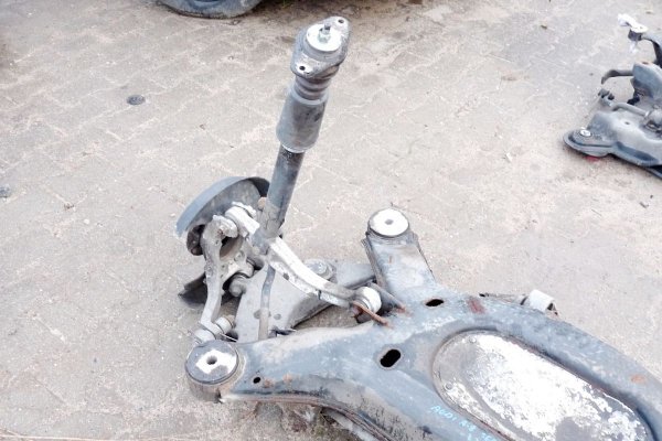 _Belka zawieszenie tylne Audi A8 D2 2000-2002 3.3TDi