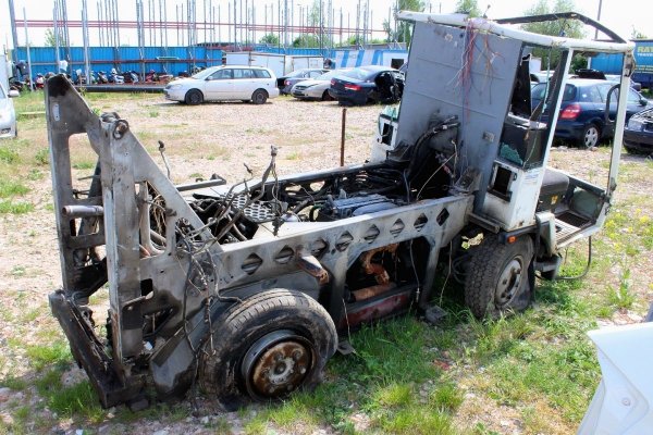 Siłownik kosza lewy Zamiatarka Schmidt Swingo Compact 200 2004 2.8TD
