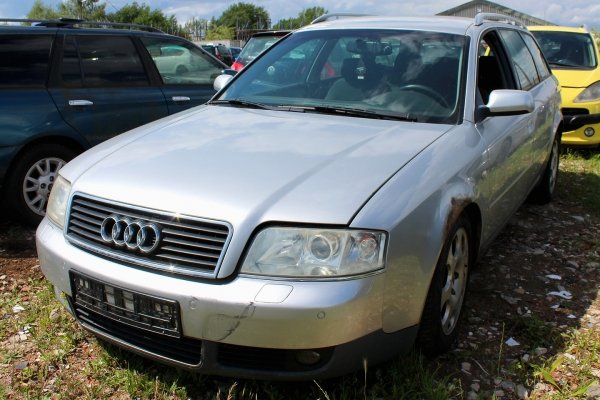 Drzwi przód lewe Audi A6 C5 2002 2.4i BDV Kombi