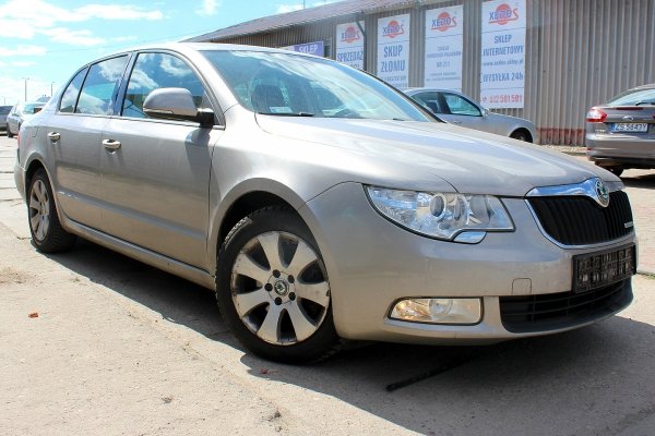 _Drzwi tył lewe Skoda Superb 3T 2011 1.6TDI CAYC Liftback