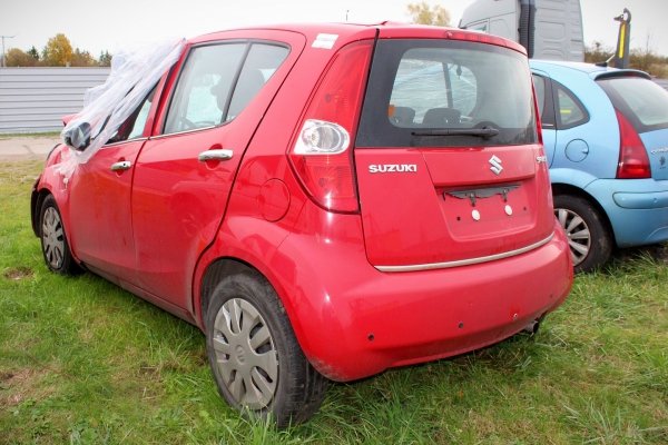 _Zderzak tył Suzuki Splash 2009 (kod lakieru: ZCF)