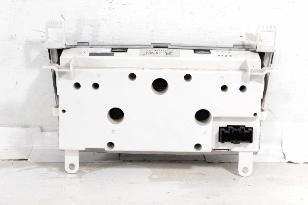 Panel sterowania nawiewu klimatyzacji Mazda 3 BK 2006 Hatchback 5-drzwi
