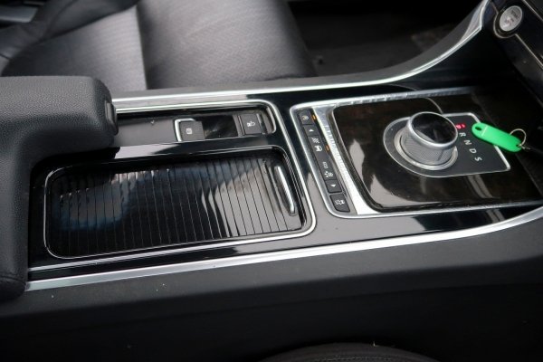 _Klapa bagażnika tył Jaguar XF X260 2016 Sedan