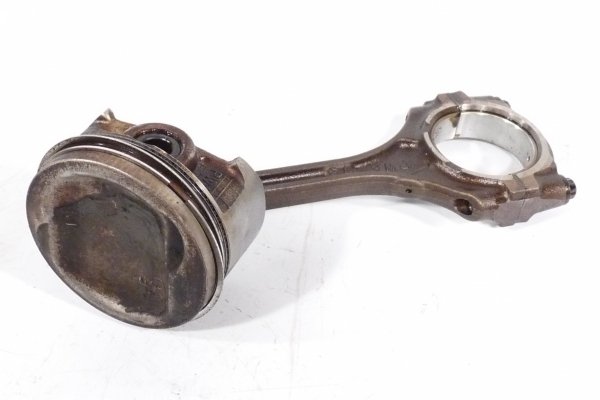 Tłok Honda Jazz 2003 1.3i L13A1 Hatchback 5-drzwi 