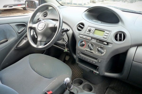 Szyba drzwi tył prawa Toyota Yaris I Lift 2003-2005 Hatchback 5-drzwi