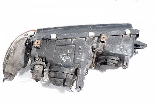 _Reflektor lewy Mitsubishi Sigma 1994 Sedan