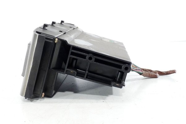 _Panel sterowania nawiewem Toyota Avensis T25 2004 Liftback