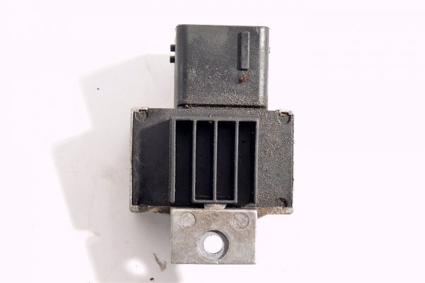 Przekaźnik świec żarowych Citroen / Peugeot 2008 1.4HDI 