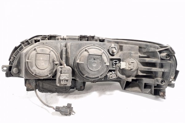 Reflektor prawy Volvo V70 2003 Kombi