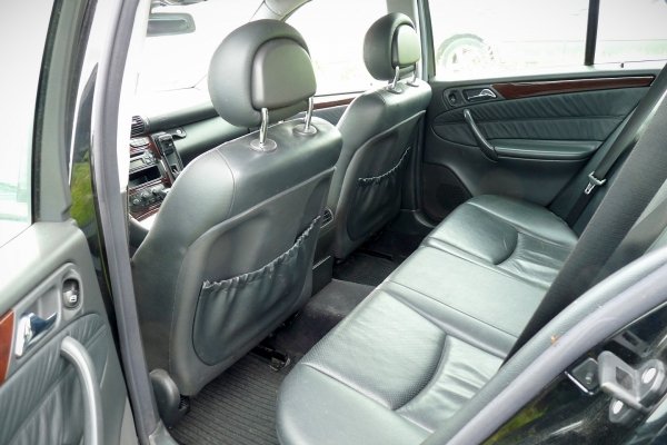 _Komplet fotel lewy kierowcy + fotel prawy pasażera + kanapa tył Mercedes C-Klasa W203 2002 Kombi