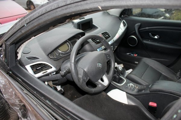 Zderzak tył Renault Megane III 2009  (2008-2012) Kombi (TEKNG)