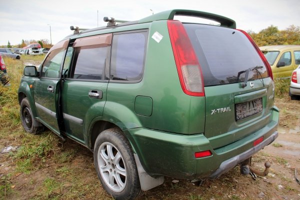 Drzwi przód prawe Nissan X-Trail T30 2002 