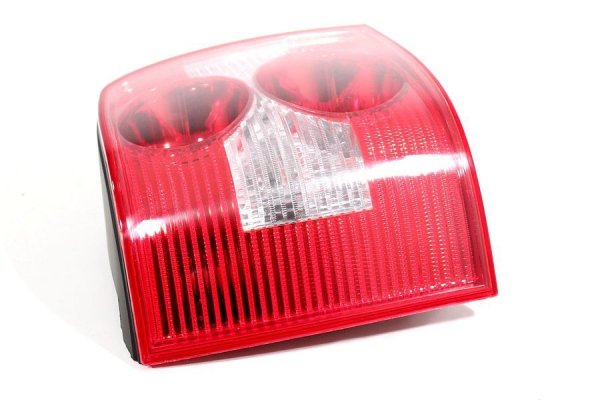 _Lampa tył lewa VW Passat B5 2001-2005 Kombi