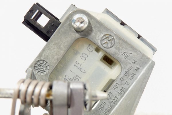 Klamka kluczyk siłownik centralnego  klapy bagażnika tył VW Polo 9N Hatchback 5-drzwi