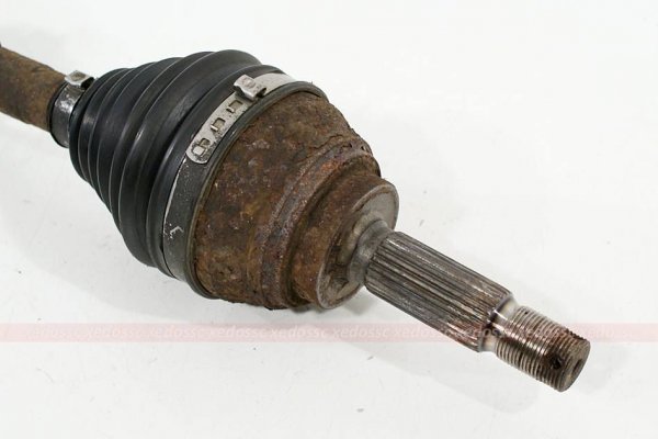 _Półoś prawa krótka Mitsubishi Galant E50 1992-1996 2.0 16V Automat