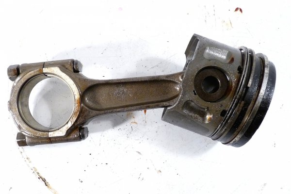 Tłok Citroen C5 II 2009 2.0HDI RHR