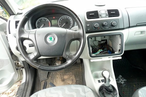 Szyba drzwi przód lewa Skoda Roomster 5J 2007 (2006-2010) 