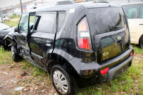 Kia Soul I AM 2009 1.6i G4FC Crossover 5-drzwi [A]