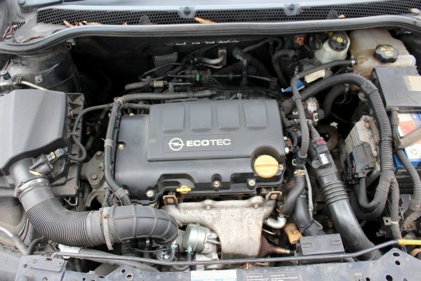 Opel Astra J 2010 1.4i A14NEL Kombi [B]