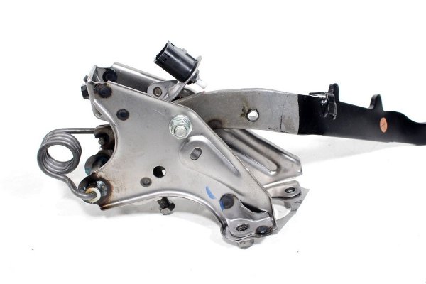 Pedał sprzęgła Toyota Avensis T25 2003-2008 