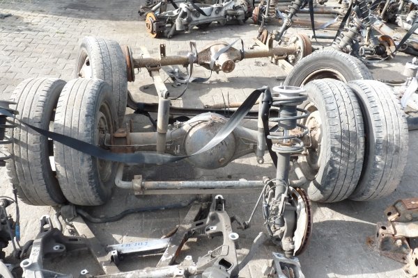 _Most dyfer oś zawieszenie tył Mitsubishi Canter VI 2000 2.8TD 4M40-2AT 