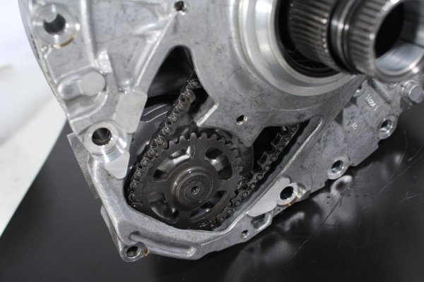 Pompa oleju obudowa sprzęgło A skrzyni biegów 8HP555 NVF Audi A7 C7 2012 3.0TDI