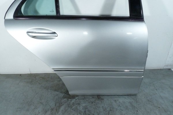 _Drzwi tył prawe Mercedes C-Klasa W203 2003 Sedan (Kod lakieru: 744)