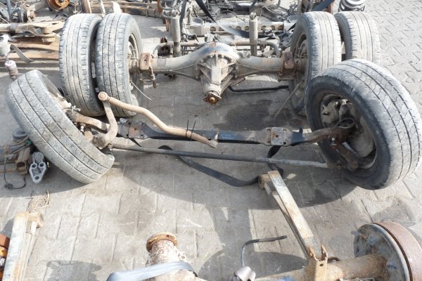 Zacisk hamulcowy przód lewy Mitsubishi Canter VI 2000 2.8TD 4M40-2AT 