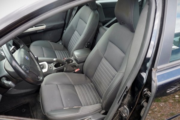 Drzwi tył lewe Volvo V50 2004 Kombi 