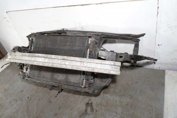 Pas przód belka zderzaka VW Passat B5 1998 1.6i AHL Kombi