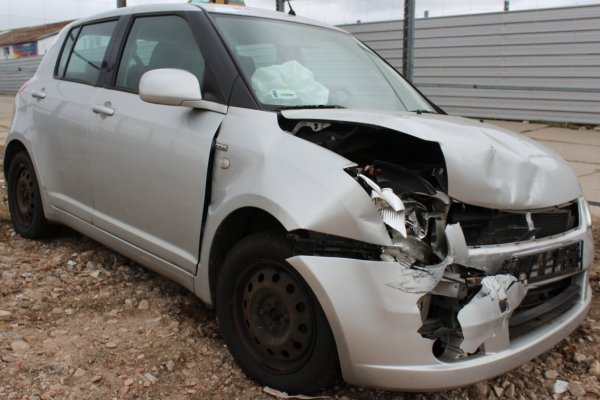 Zamek klapy bagażnika tył Suzuki Swift 2007 1.3DDiS Z13DT Hatchback 5-drzwi