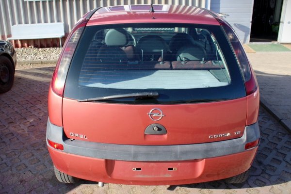 Opel Corsa C 2000 1.2i Z12XE Hatchback 3-drzwi
