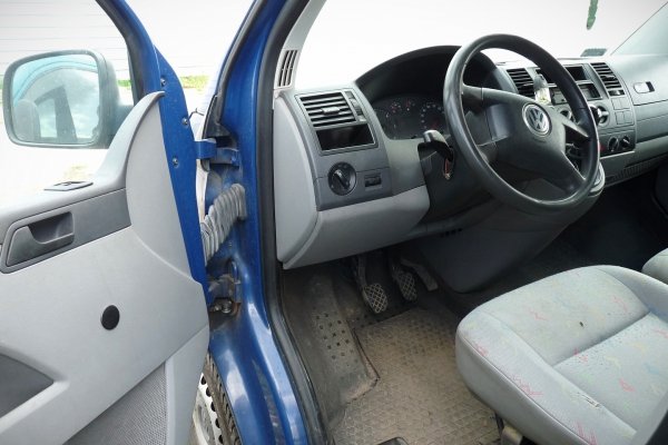 Drzwi tył lewe przesuwne VW Transporter T5 2004 Bus (kod lakieru: LL5M)