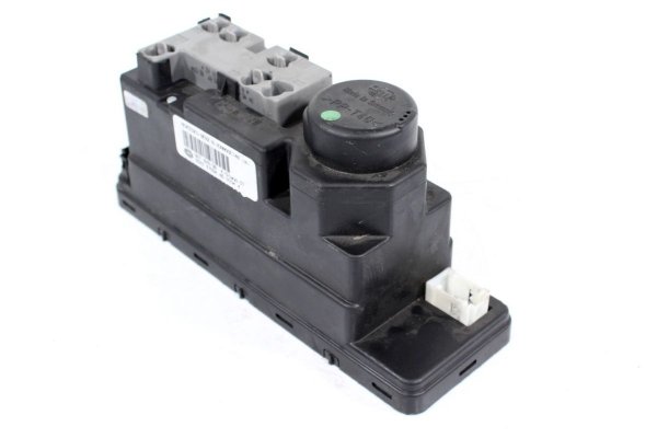 pompka centralnego zamka - mercedes - e-klasa - zdjęcie 1