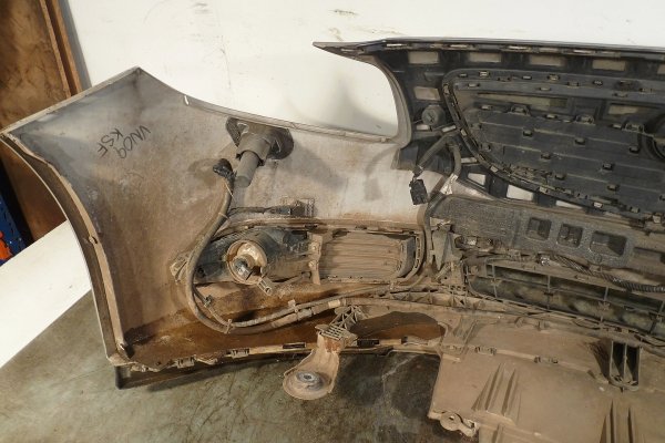 _Zderzak przód Opel Insignia A 2009 Liftback (kod lakieru: Z176/GAN)