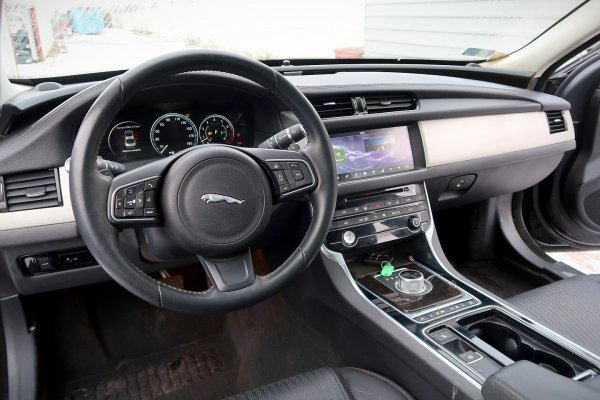 _Szyberdach panorama Jaguar XF X260 2016 Sedan