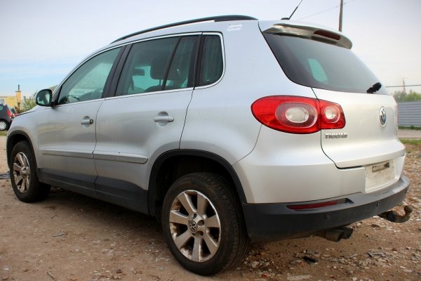 Szyba trójkątna drzwi tył prawa VW Tiguan 5N 2008 Suv