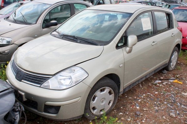 Szyba drzwi przód prawa Nissan Tiida C11 2007 Hatchback 5-drzwi