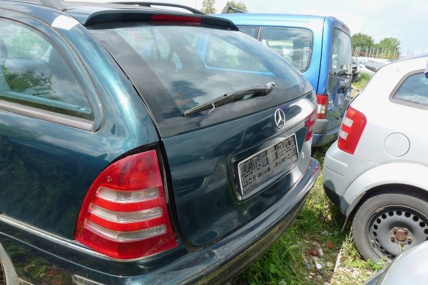szyba trójkątna drzwi tył prawe Mercedes C-Klasa W203 2002 Kombi 