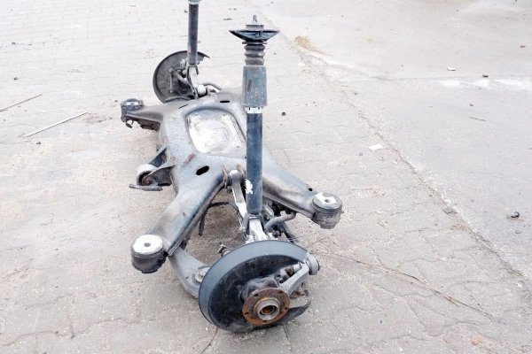 _Belka zawieszenie tylne Audi A8 D2 2000-2002 3.3TDi