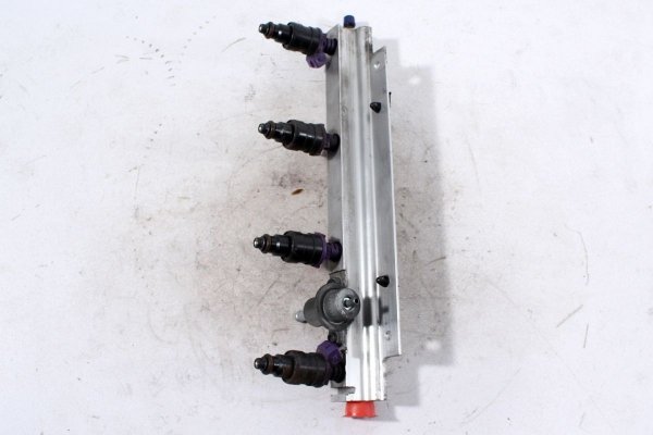 Listwa wtryskowa Volvo V40 S40 1995-2000 1.8 16V